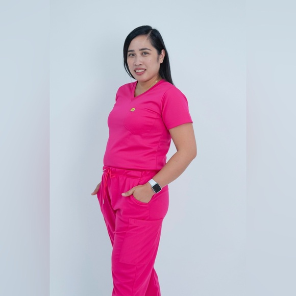 SMALL Size Drifit Top and Jogger Scrub Set - Picture 5 of 9